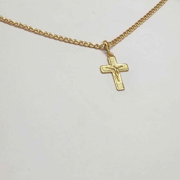 Brand New   Brazilian 18k Gold Filled Cross Necklace - Picture 2 of 4